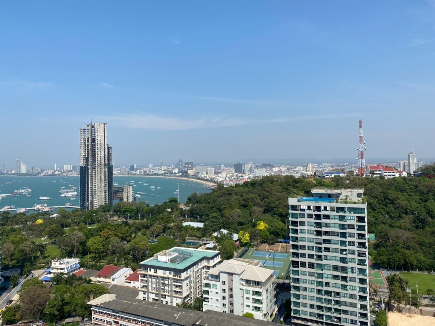 PBRE Asia Pacific Co., Ltd Agency's Penthouse for Rent at The Cliff Condo 28