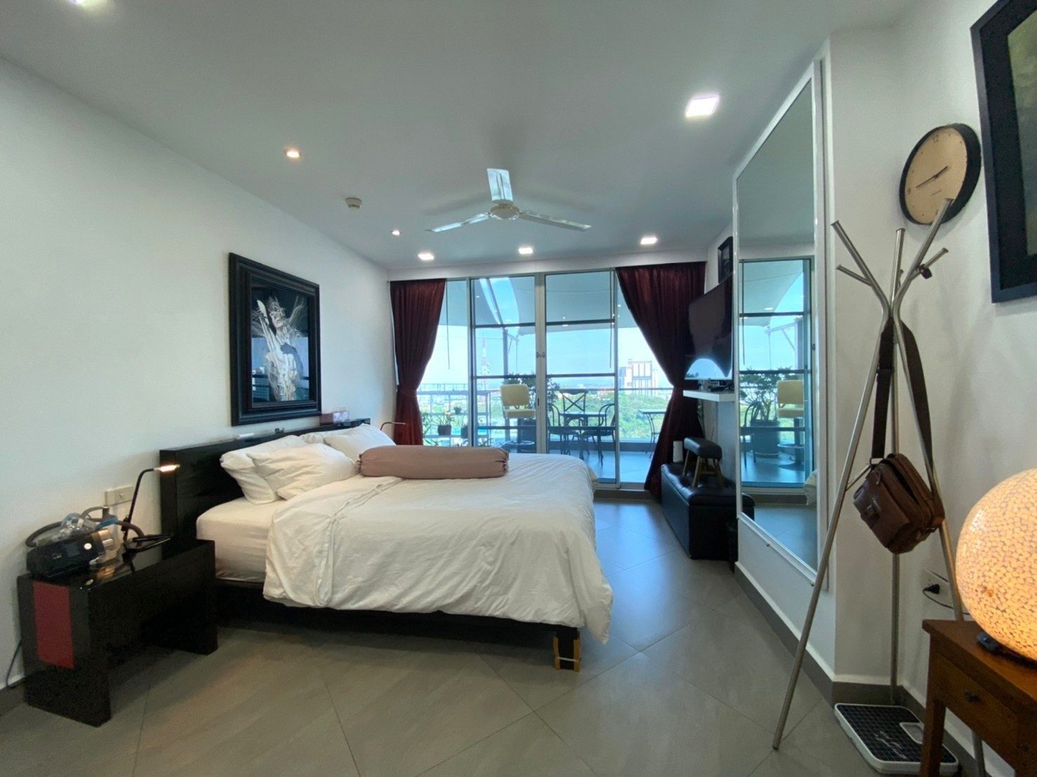 PBRE Asia Pacific Co., Ltd Agency's Penthouse for Rent at The Cliff Condo 5