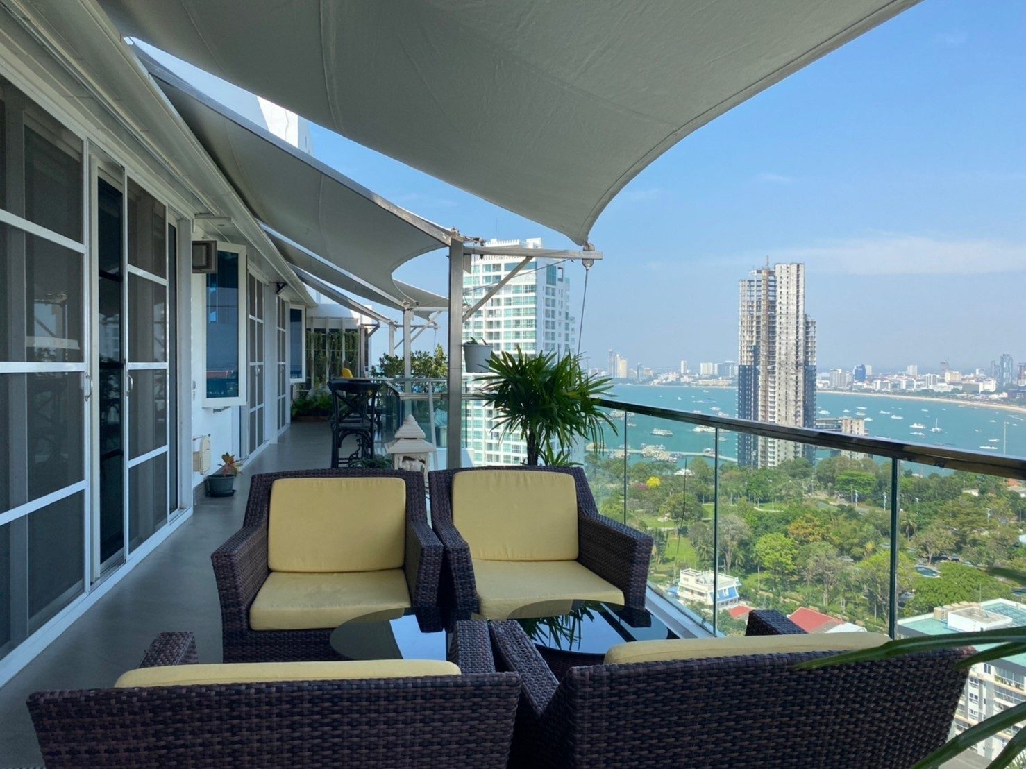 PBRE Asia Pacific Co., Ltd Agency's Penthouse for Rent at The Cliff Condo 1