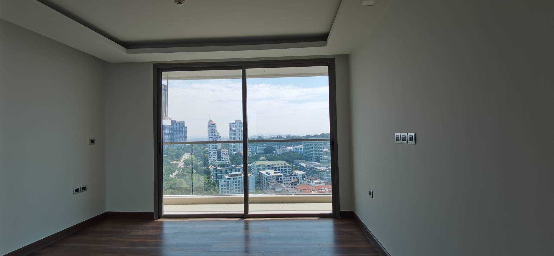 PBRE Asia Pacific Co., Ltd Agency's Hight Floor for Sale in The Peak Towers 4