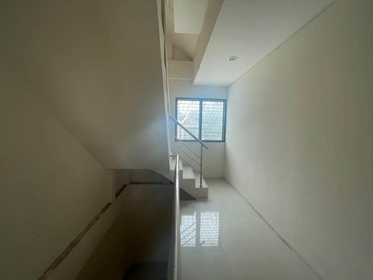 PBRE Asia Pacific Co., Ltd Agency's 3 Storey Shop House For Sale in East Pattaya 5