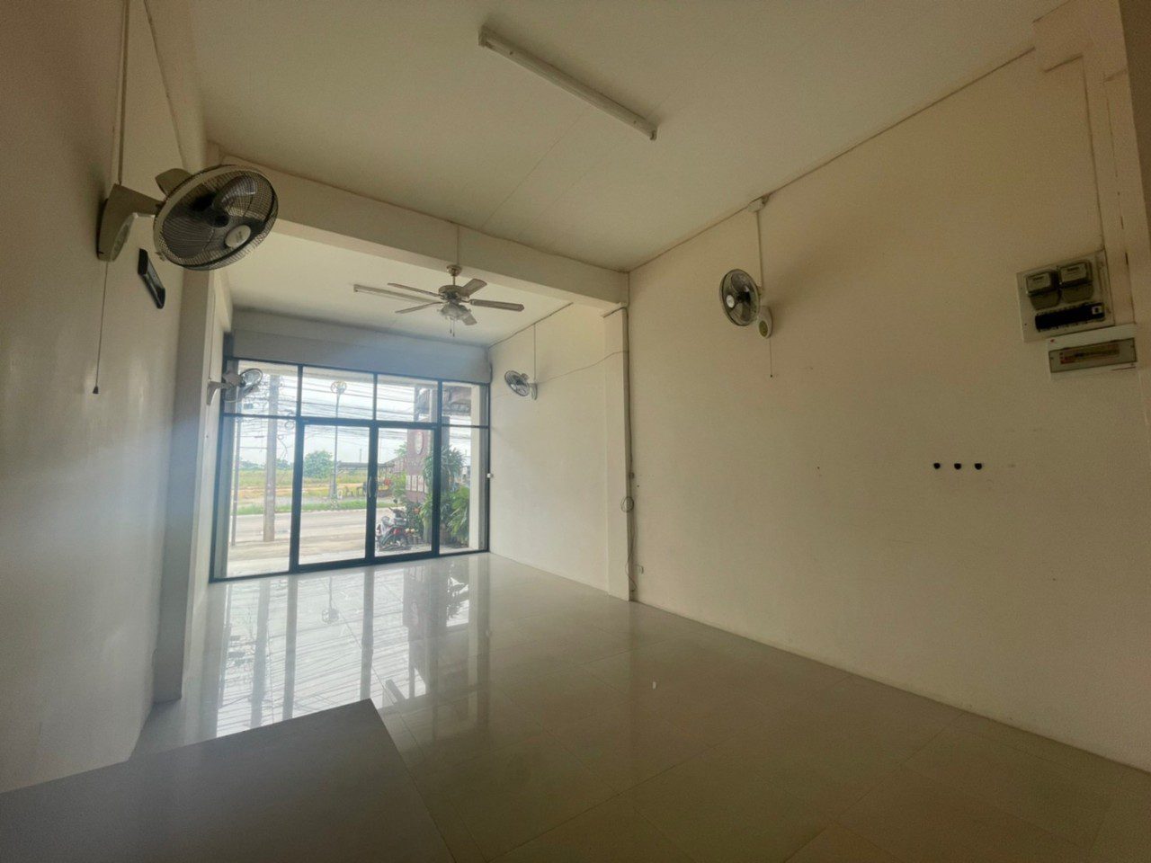 PBRE Asia Pacific Co., Ltd Agency's 3 Storey Shop House For Sale in East Pattaya 3