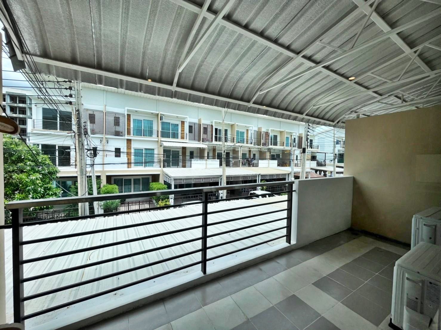 PBRE Asia Pacific Co., Ltd Agency's 4 Bedrooms Townhome in Thepprasit for Sale 28