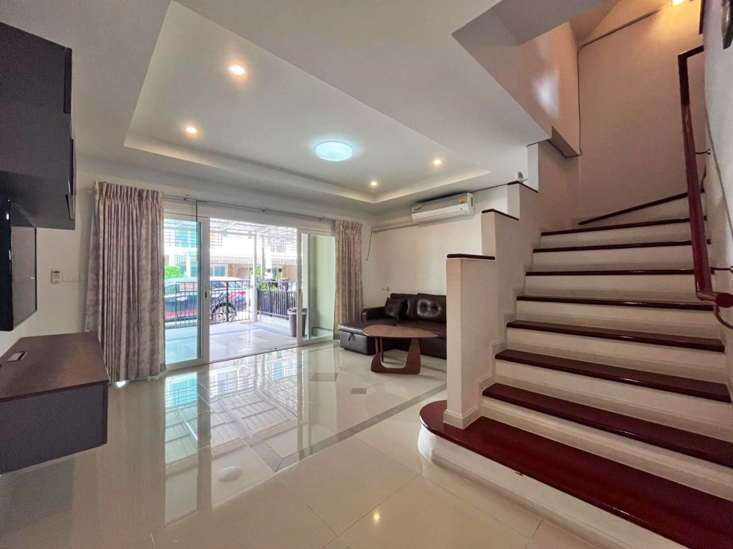 PBRE Asia Pacific Co., Ltd Agency's 4 Bedrooms Townhome in Thepprasit for Sale 4