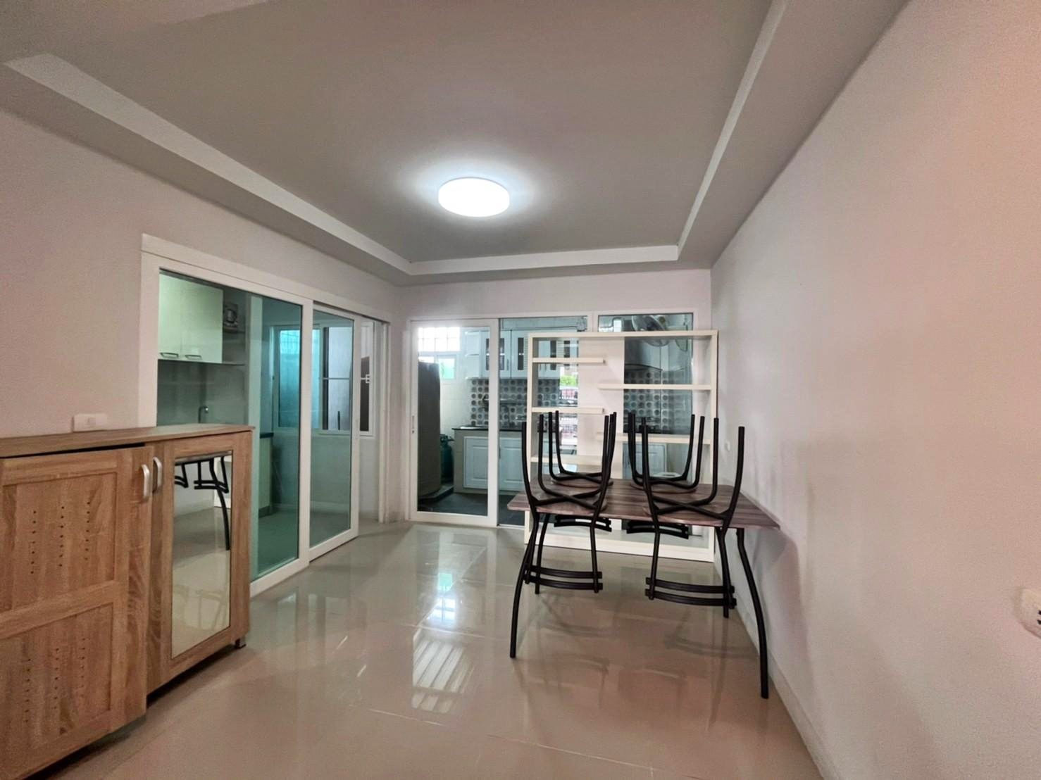 PBRE Asia Pacific Co., Ltd Agency's 4 Bedrooms Townhome in Thepprasit for Sale 6