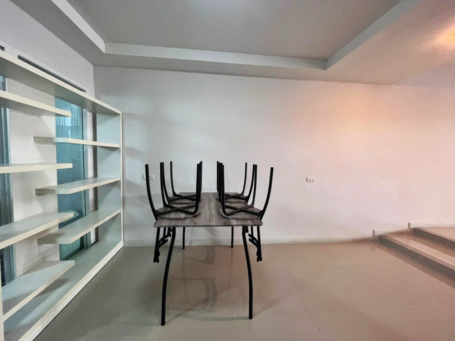 PBRE Asia Pacific Co., Ltd Agency's 4 Bedrooms Townhome in Thepprasit for Sale 8