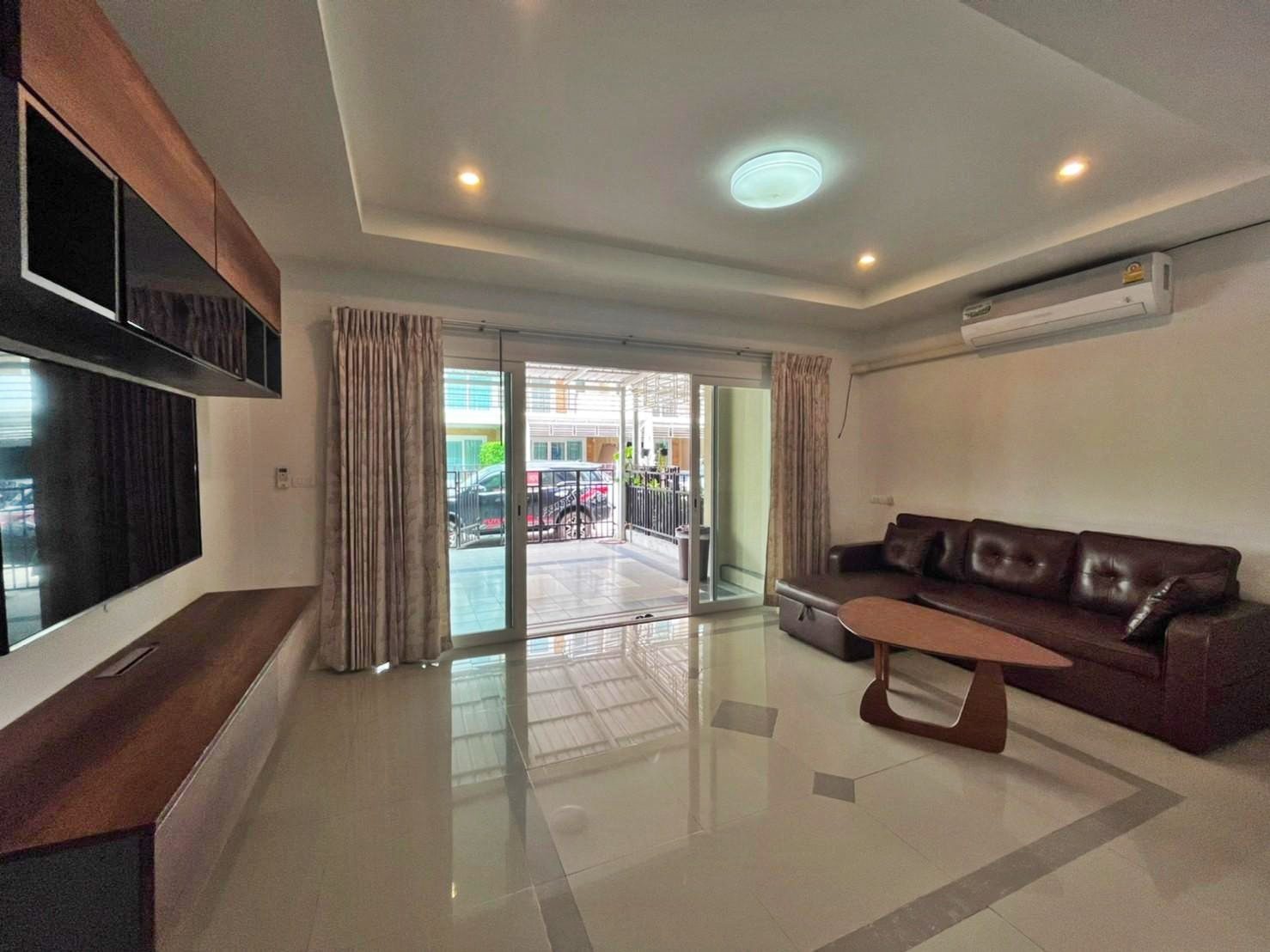 PBRE Asia Pacific Co., Ltd Agency's 4 Bedrooms Townhome in Thepprasit for Sale 3